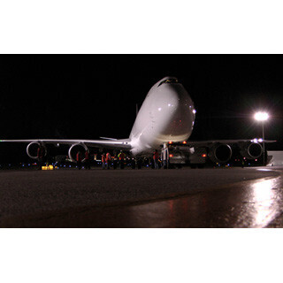 ボーイング、747-8を月産1機から0.5機に減産 - 航空貨物市場の失速を受け