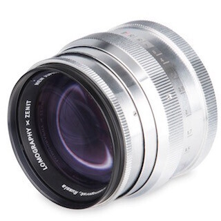 ロシアの銘玉「Jupiter 3」の改良版がロモグラフィーから復活-ロモジャパン