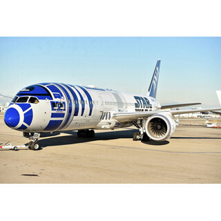 ANA、スターを集めてスター・ウォーズ特別塗装機のビジネスクラス体験へ