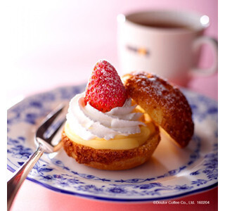 ドトールコーヒー、苺をまるごと使ったシュースイーツを期間限定で発売