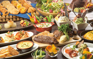 東京都・池袋に、熱々のグリルステーキが楽しめるビュッフェレストラン誕生