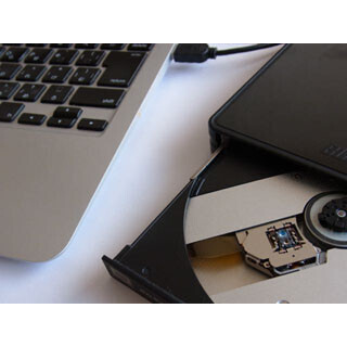 新・OS X ハッキング! (153) まだまだ現役の光学ドライブを「drutil」で使う