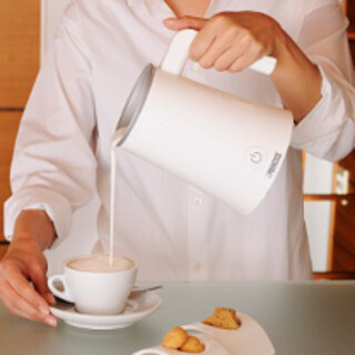 約3分でふわふわミルク泡が完成 - ポット型の「MilkFrother Pro」