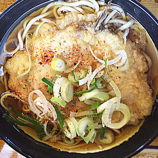 立ち食いそば散歩 (4) "サービス品"の座は渡さない! 「アジ天そば」は巨大なアジ天にほっこり