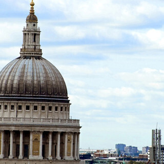 医療費が高くつく海外旅行には保険が必要! 損をしない選び方をFPが解説