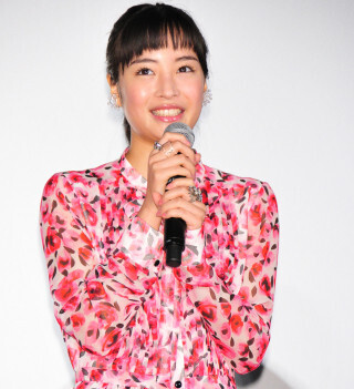 広瀬すず、野村周平vs真剣佑のホワイト・デーのケーキ対決に興奮