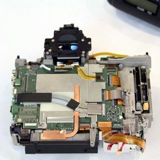 キヤノン「EOS-1D X Mark II」の原点と最新テクノロジーを聞く