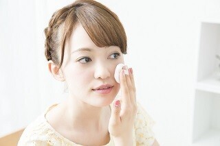 働く20代女性が「自分磨き」にかけるお金は月1万4,570円