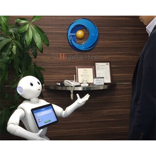 ヘッドウォータース、人の顔を識別して話す内容を変えられるロボアプリ