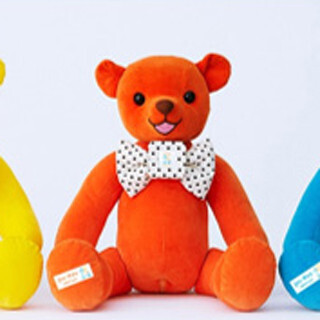 KDDI、「想いを伝える」ぬいぐるみを発表 - 動きに合わせたスタンプを送信