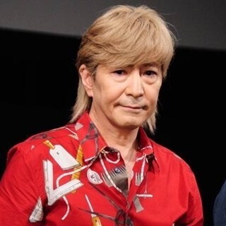 小室哲哉、右足関節骨折で公演延期「ご迷惑をおかけします」- 明日手術へ