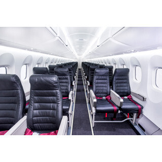 琉球エアーコミューター、ボンバルディア「Q400CC」披露 - 4/15より運航