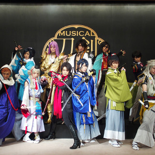ミュージカル『刀剣乱舞～阿津賀志山異聞～』制作発表に刀剣男士が勢ぞろい! 秋の新作公演も発表に