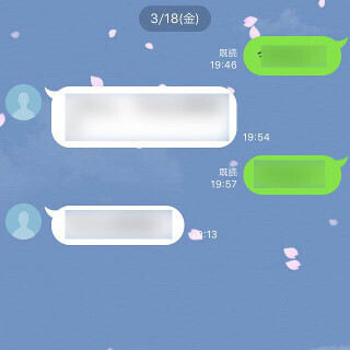 LINE、舞い散る桜で新生活を演出 - 昨年のクリスマス・イブには雪