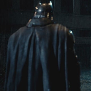 スーパーマン、バットマンとの死闘で圧倒的な力を披露! 本編対決シーン公開