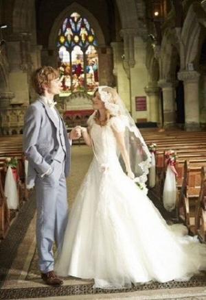 ワタベウェディング、「ELLE」のウェディングラインを発表