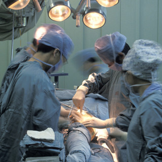 もはやSF!? FDAも認めた「腹部内吸引ダイエット」の驚くべき全貌