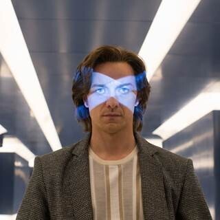 J･マカヴォイ、プロフェッサーXを継承!スキンヘッドに頭丸める特別映像公開