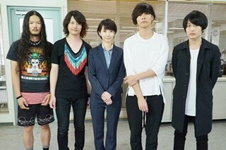 波瑠、"二重の人は顔がむくまない説"を一蹴「むくみますよ」