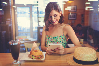 いざという時に困らない! 背中や胸元のニキビを無くす方法