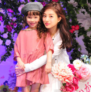 石原さとみ、子役のアイラ・ローズにキュンキュン