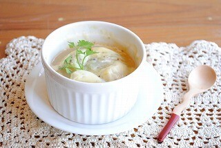 新玉ねぎを丸ごと使用! レンジでつくる絶品オニオンスープ