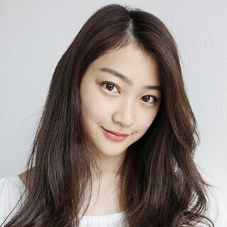 "奇跡の美肌"田辺かほ、念願の『VOCE』専属モデル「男性にも美容に興味を」
