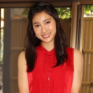 土屋太鳳、織田裕二のストイックさに刺激「私もずっと役のままいられる」