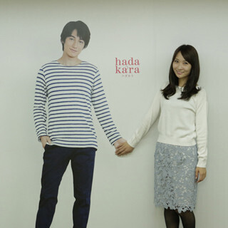 等身大ディーン様と胸キュンツーショット!? 新宿駅にフォトブース展開