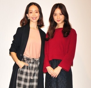 佐々木希、秋冬の注目アイテムは「ファーアイテムをどこかさり気なく!」