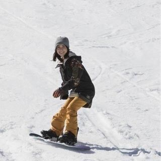 大倉忠義&amp;大島優子、スキー場で見事な滑りを披露! 野沢温泉愛見せる