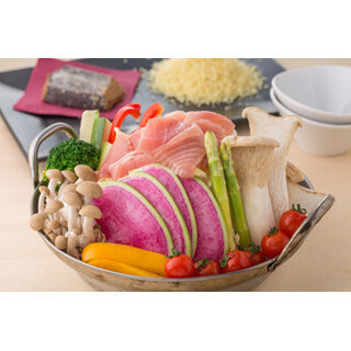 世界の3大キノコ「ポルチーニ」と8種の野菜を使用したクリーム鍋が登場