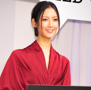 菜々緒、CMで共演したバカリズムからのラブコールに「ありだと思います!」