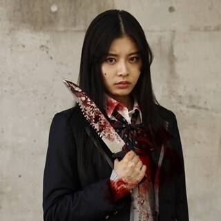古畑星夏、血まみれ制服で手に包丁! 土屋太鳳らに続く『人狼ゲーム』初主演