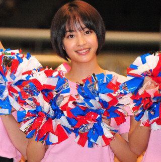 広瀬すず、5,500人のチアガールとチアダンス「楽しくなってきた!」