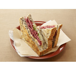 「エプロント」にパストラミビーフのホットサンドが新登場