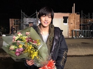 岩田剛典、『砂の塔』オールアップで感謝「役者としての財産になる作品に」