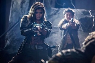 ミラとローラがゾンビを撃ちまくる!『バイオハザード』新映像公開