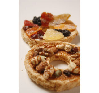 ラスクがリースやキャンドルに!?　CAFE OHZANからクリスマス限定発売