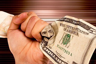 人生相談「資産家の娘である彼女が僕にお小遣い180万をくれます」