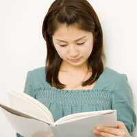 【女性編】読み始めたマンガが止まらないときにしてしまいがちな行動ランキング