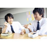 【女性編】いっしょに食事をしたくない人の特徴ランキング