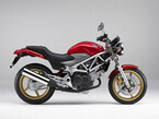 ホンダ、250ccネイキッドロードスポーツモデル「VTR」に新カラーを設定