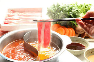 しゃぶしゃぶに食べ放題カレー＆野菜セットで990円 - はなまるうどん新業態