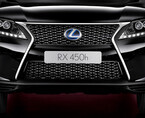 トヨタ、マイナーチェンジ予定のレクサス「RX450h」をスイスで公開