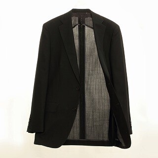 今夏は新登場「ドライビズ」のフォーマルスーツを! - THE SUIT COMPANY