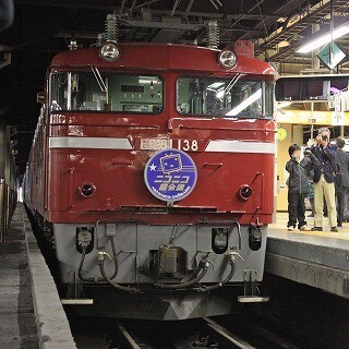 ブルートレイン「ニコニコ超会議号」運転、向谷実氏「今度は”カニ”3両で」