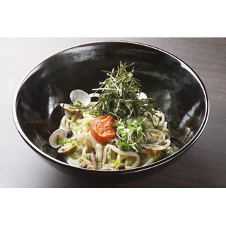 大盛パスタ380円～ ＋200円でサラダやカレーが食べ放題 - 「けん」の新業態