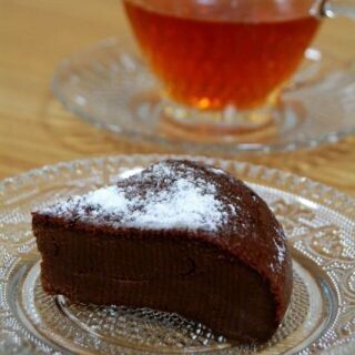 炊飯器でつくるチョコレートケーキ、しっとり濃厚でやみつき!