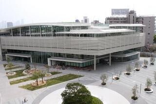 「入ってみたくなる図書館」明治大学和泉キャンパス新図書館オープン